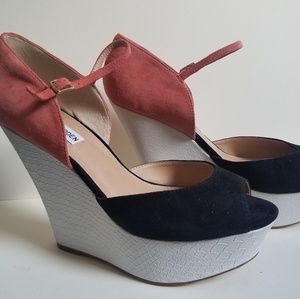 NWT Steve Madden Wedge Platform Sz9